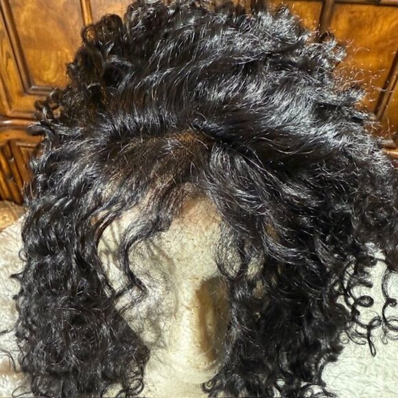 Pazazz PL-Sanya 28" Lace Front Wavy Color 1B Synthetic Wig - Picture 5 of 16